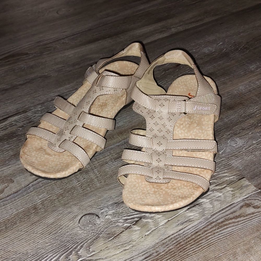 JSport by Jambu  tan sandals  Sz 8
